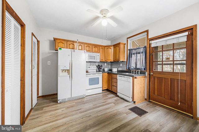 12 PLAZA ST, Marcus Hook, PA 19061