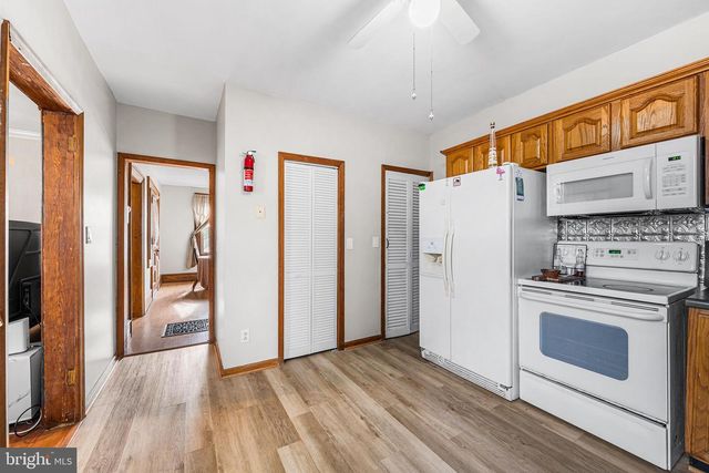 12 PLAZA ST, Marcus Hook, PA 19061