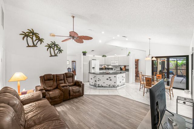 6016 Sunberry Circle, Boynton Beach, FL 33437