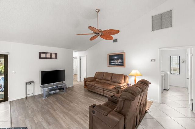 6016 Sunberry Circle, Boynton Beach, FL 33437