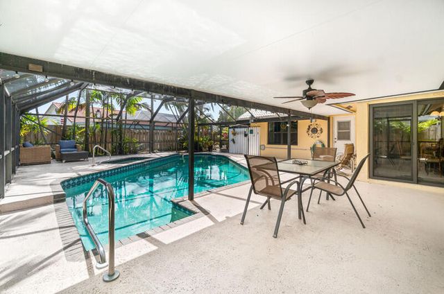 6016 Sunberry Circle, Boynton Beach, FL 33437