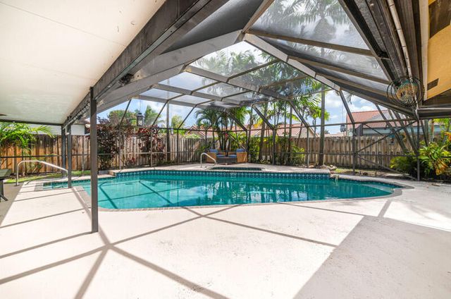 6016 Sunberry Circle, Boynton Beach, FL 33437