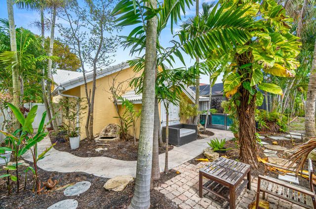 6016 Sunberry Circle, Boynton Beach, FL 33437