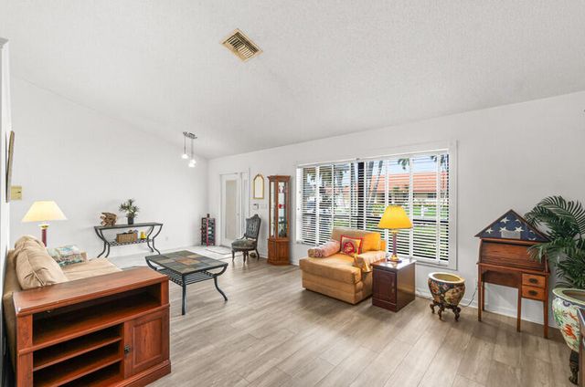 6016 Sunberry Circle, Boynton Beach, FL 33437