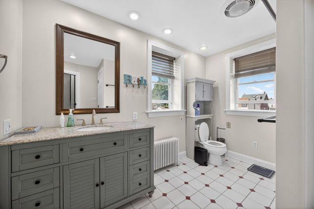 321 WALNUT ST, Spring City, PA 19475