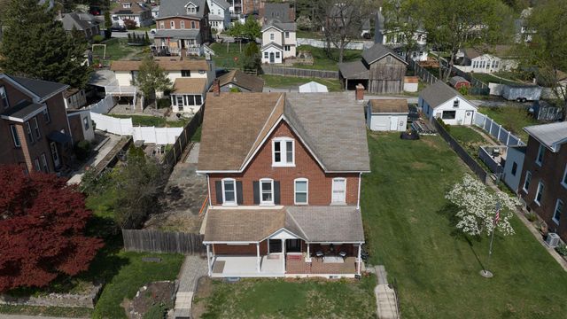 321 WALNUT ST, Spring City, PA 19475