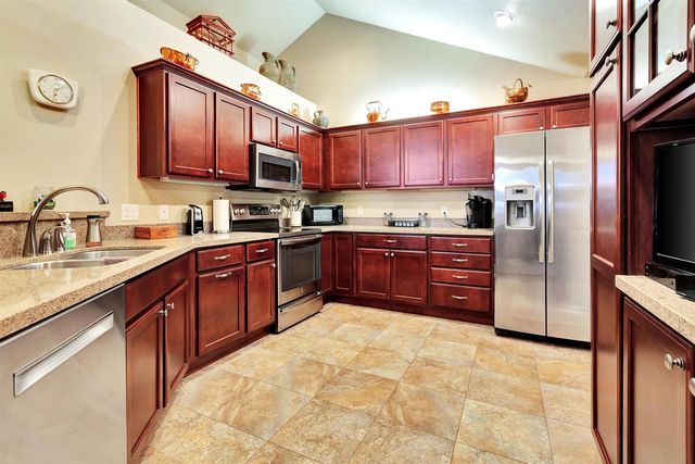2107 E MILESTONE DRIVE, Appleton, WI 54913