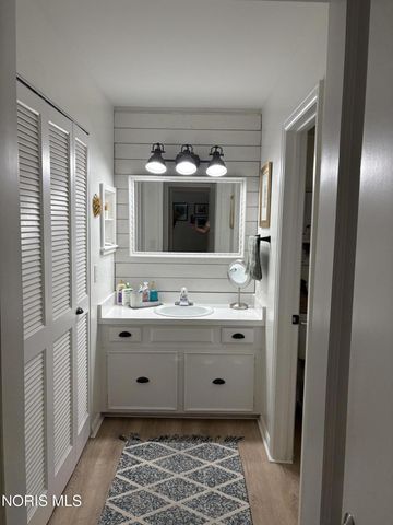 5679 Monroe Street, Building 3 Unit 702, Sylvania, OH 43560