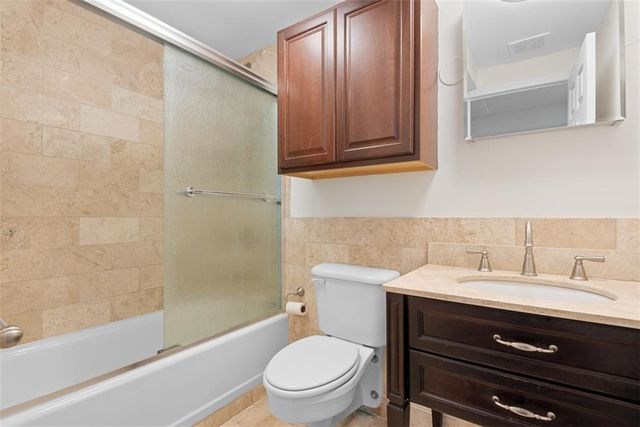 3838 Rainbow Boulevard 1501, Kansas City, KS 66103