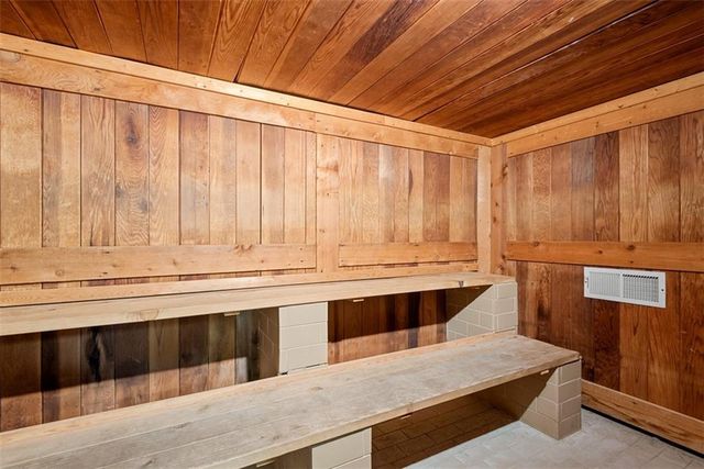 3838 Rainbow Boulevard 1501, Kansas City, KS 66103