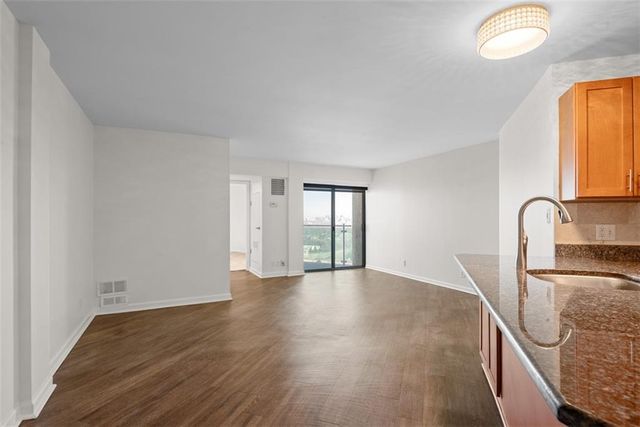 3838 Rainbow Boulevard 1501, Kansas City, KS 66103