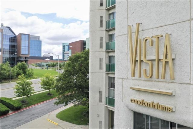 3838 Rainbow Boulevard 1501, Kansas City, KS 66103