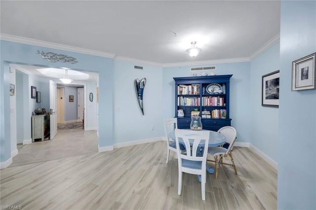 1060 BORGHESE LN 1404, Naples, FL 34114