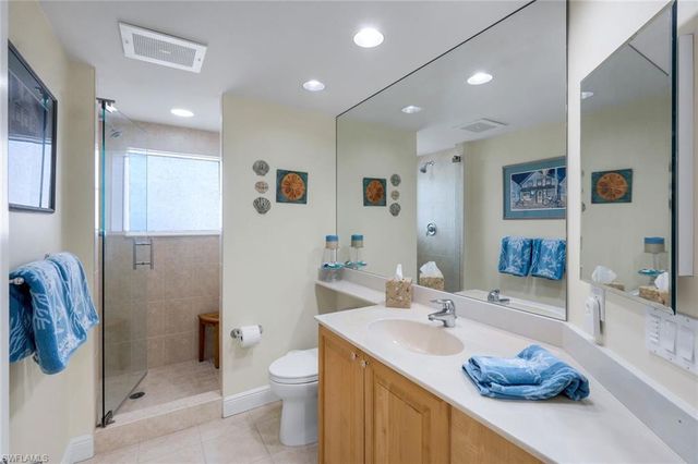 1060 BORGHESE LN 1404, Naples, FL 34114