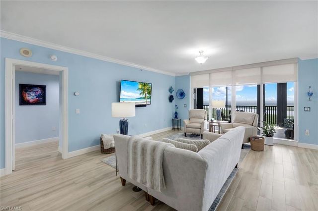 1060 BORGHESE LN 1404, Naples, FL 34114