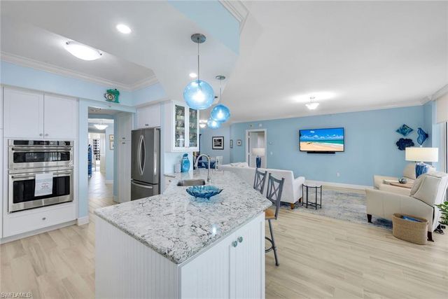 1060 BORGHESE LN 1404, Naples, FL 34114