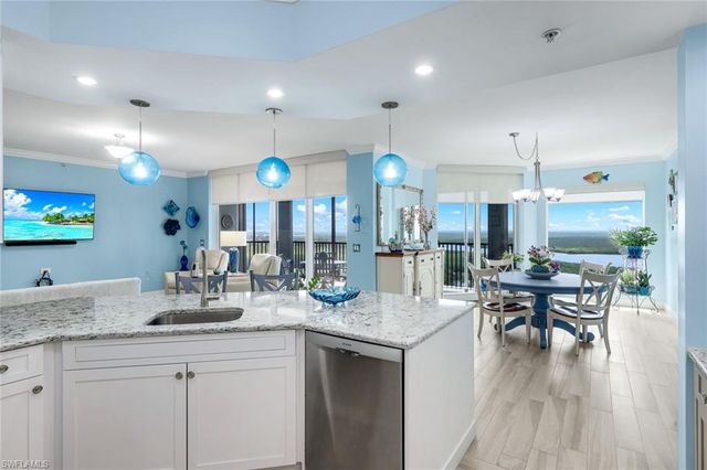 1060 BORGHESE LN 1404, Naples, FL 34114