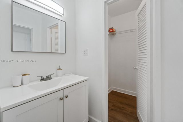 100 Lincoln Rd 538, Miami Beach, FL 33139