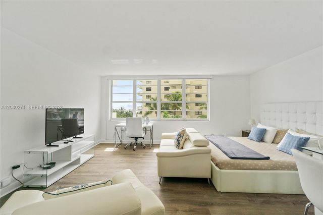 100 Lincoln Rd 538, Miami Beach, FL 33139