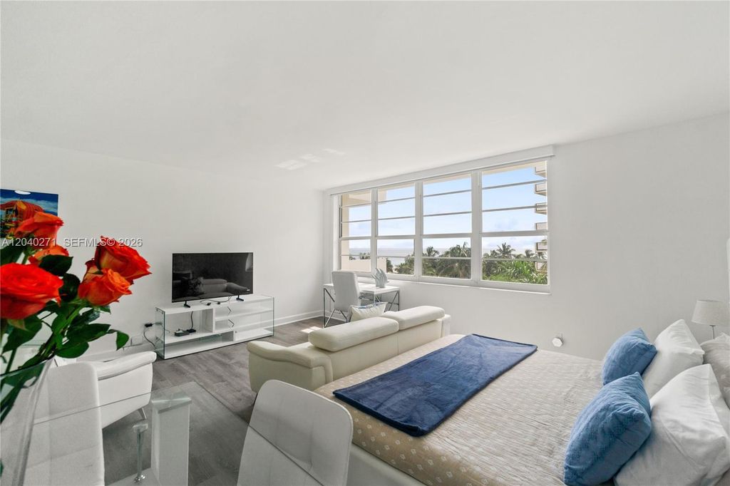 100 Lincoln Rd 538, Miami Beach, FL 33139