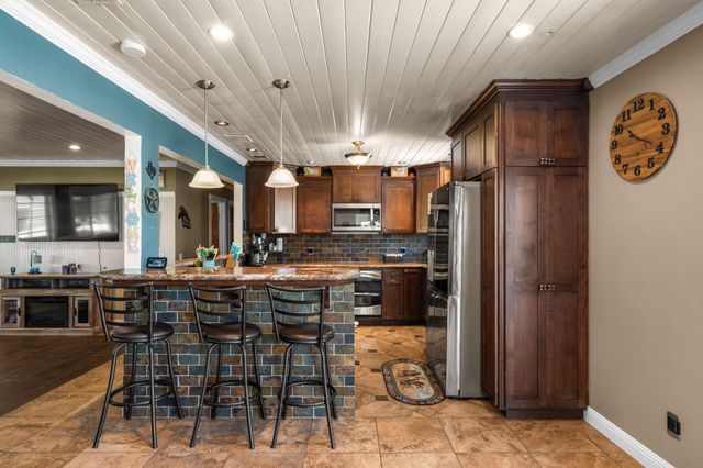 6842 Shaw Ln, Lincoln, CA 95648