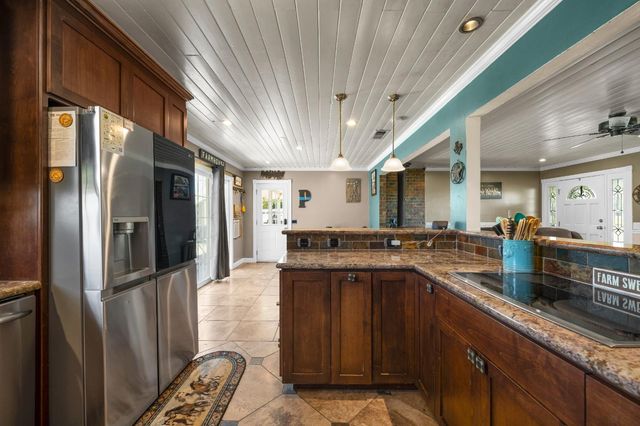 6842 Shaw Ln, Lincoln, CA 95648
