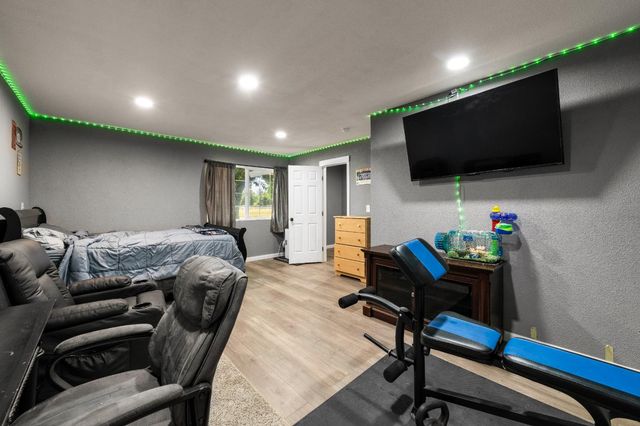 6842 Shaw Ln, Lincoln, CA 95648