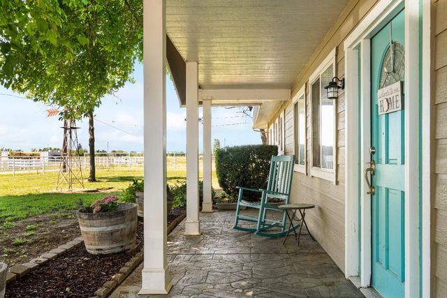 6842 Shaw Ln, Lincoln, CA 95648