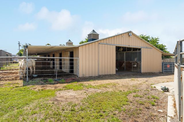 6842 Shaw Ln, Lincoln, CA 95648