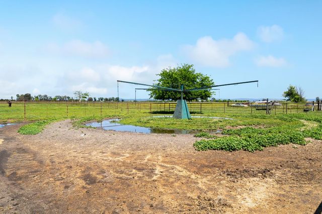 6842 Shaw Ln, Lincoln, CA 95648