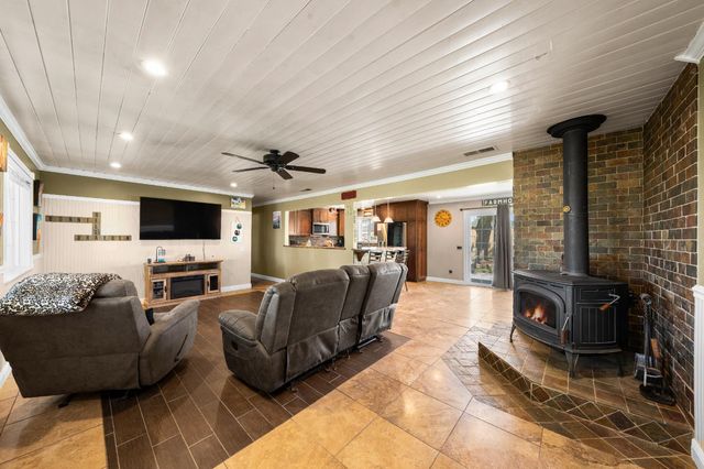 6842 Shaw Ln, Lincoln, CA 95648