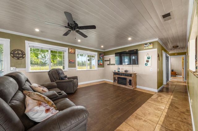 6842 Shaw Ln, Lincoln, CA 95648