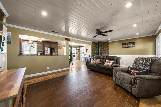 6842 Shaw Ln, Lincoln, CA 95648