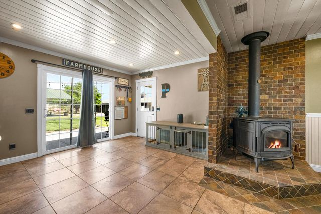 6842 Shaw Ln, Lincoln, CA 95648