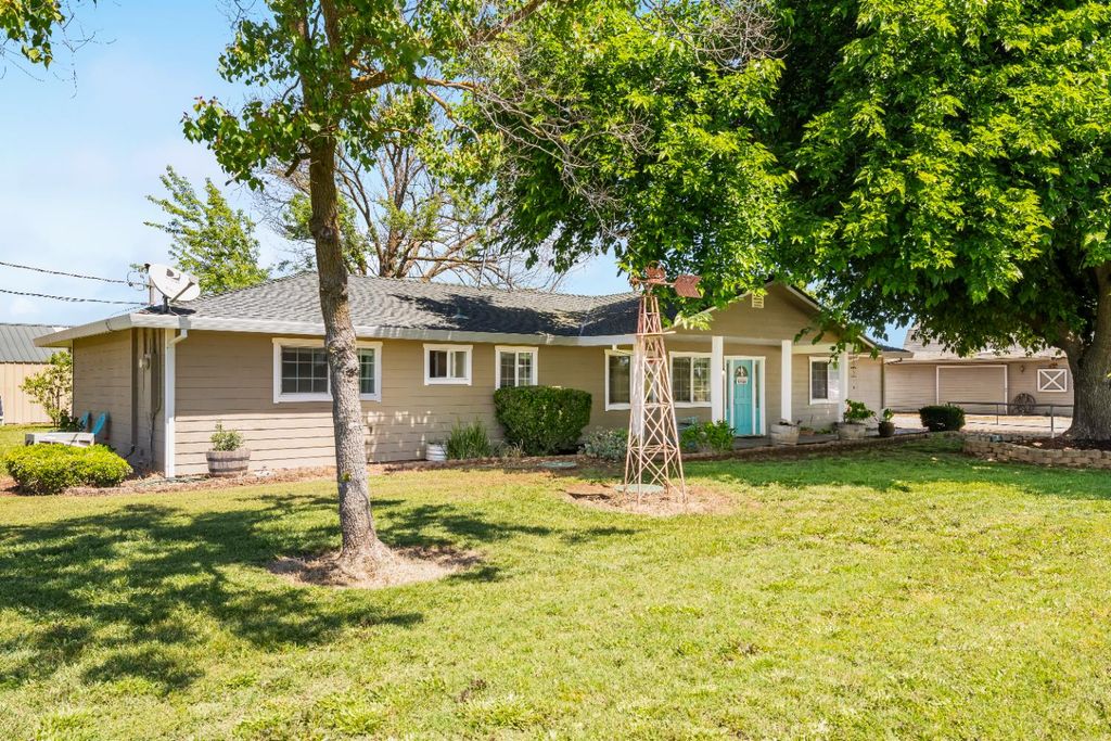 6842 Shaw Ln, Lincoln, CA 95648
