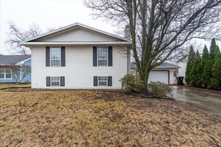 1211 Brentwood Court, Normal, IL 61761