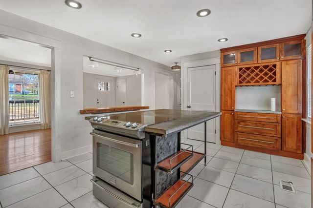 1711 Sherwood Ln, Nashville, TN 37216