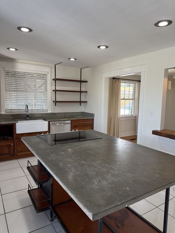 1711 Sherwood Ln, Nashville, TN 37216