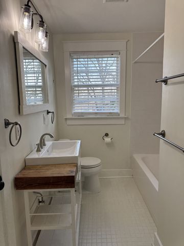 1711 Sherwood Ln, Nashville, TN 37216