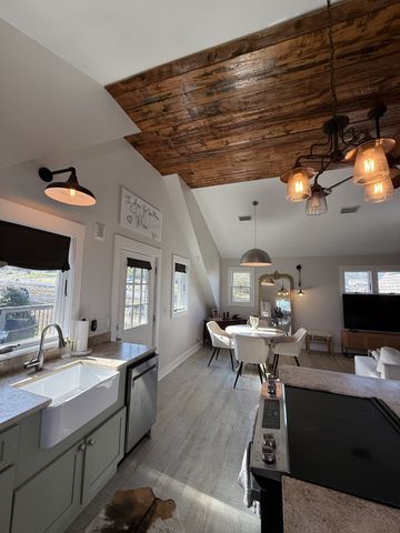 1711 Sherwood Ln, Nashville, TN 37216