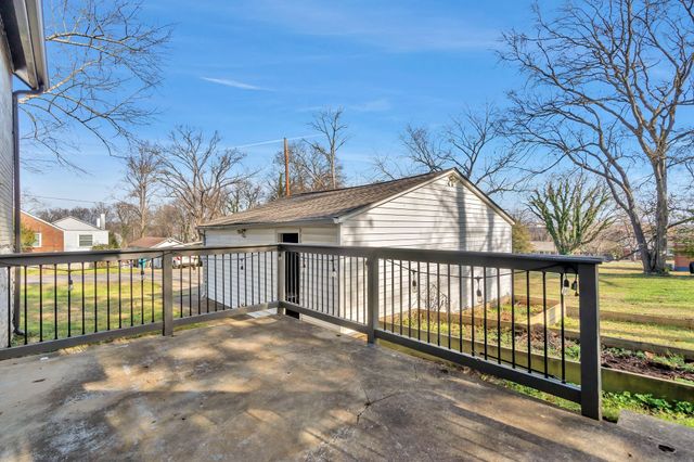 1711 Sherwood Ln, Nashville, TN 37216