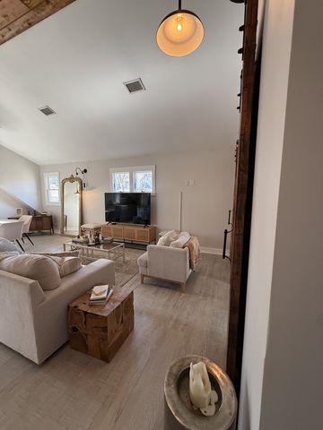 1711 Sherwood Ln, Nashville, TN 37216