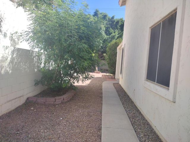 5825 W Wethersfield Drive, Glendale, AZ 85304