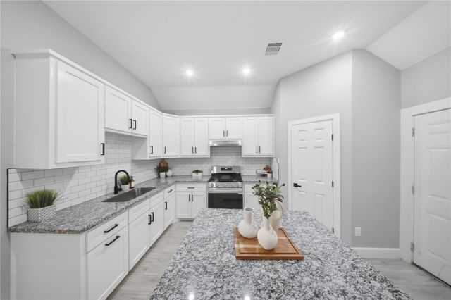 5014 E Meadow Drive, Deer Park, TX 77536