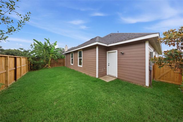 5014 E Meadow Drive, Deer Park, TX 77536