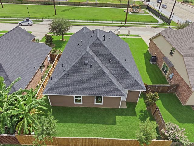 5014 E Meadow Drive, Deer Park, TX 77536
