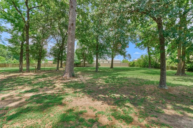 9102 Marshall Court, Magnolia, TX 77354