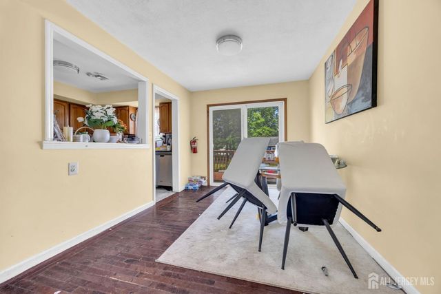 26 Nancy Lane, Piscataway, NJ 08854