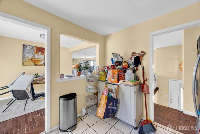 26 Nancy Lane, Piscataway, NJ 08854