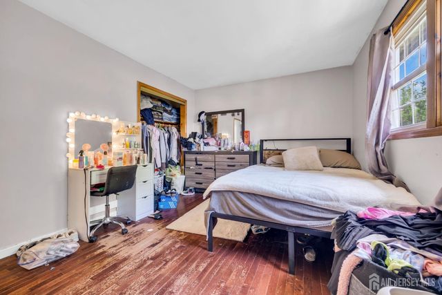 26 Nancy Lane, Piscataway, NJ 08854